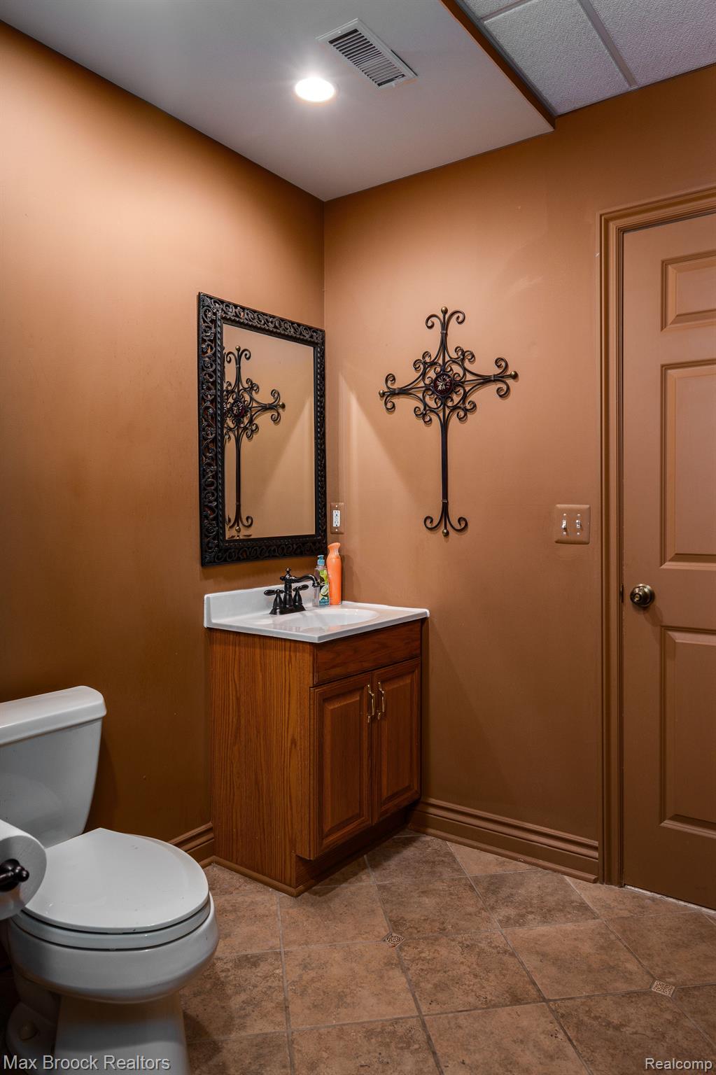 46 Ridge Road Pleasant Ridge, MI 48069 - Photo 43 of 53 Lower Level Bathroom