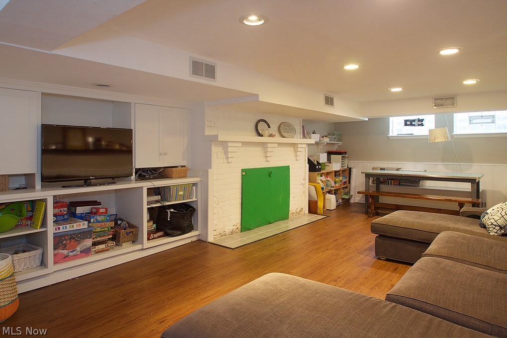 2476 Dysart Road Cleveland, OH 44118 - Photo 17 of 21