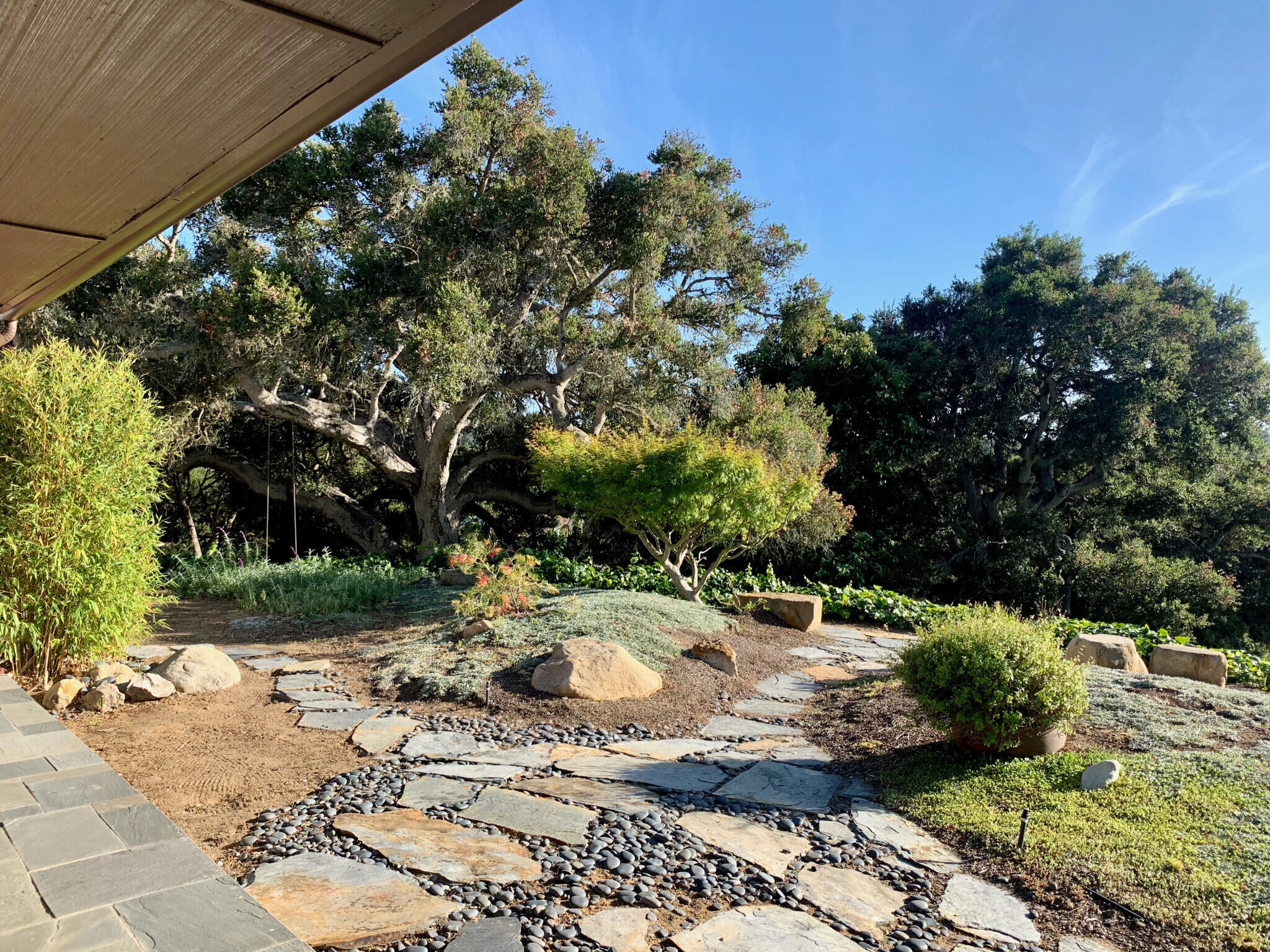 950 Monte Drive Santa Barbara, CA 93110 - Photo 36 of 39 a wooden fence with some trees