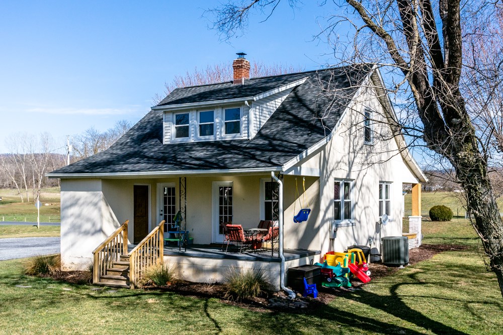 8687 Union Springs Road Dayton, VA 22821 - Photo 23 of 37 a view of a house with tub and chairs