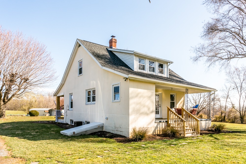 8687 Union Springs Road Dayton, VA 22821 - Photo 24 of 37 a view of a house with backyard