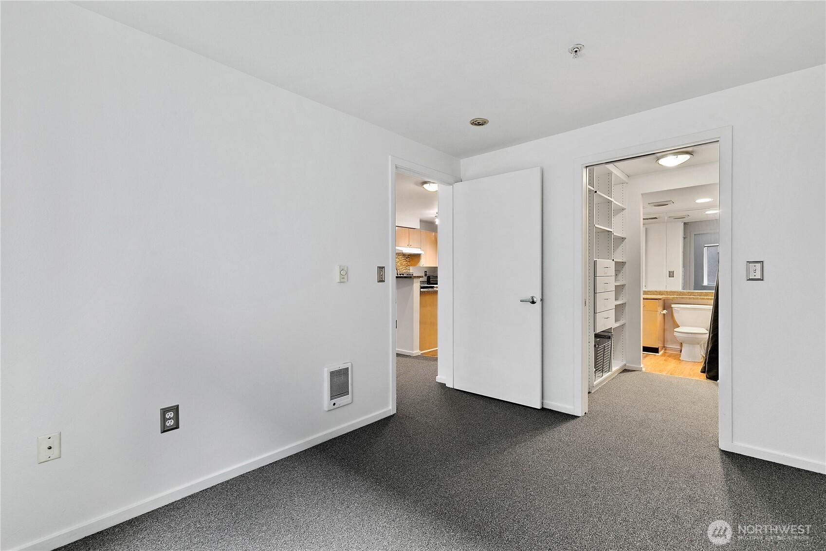 425 Vine Street, Unit 610 Seattle, WA 98121 - Photo 14 of 32