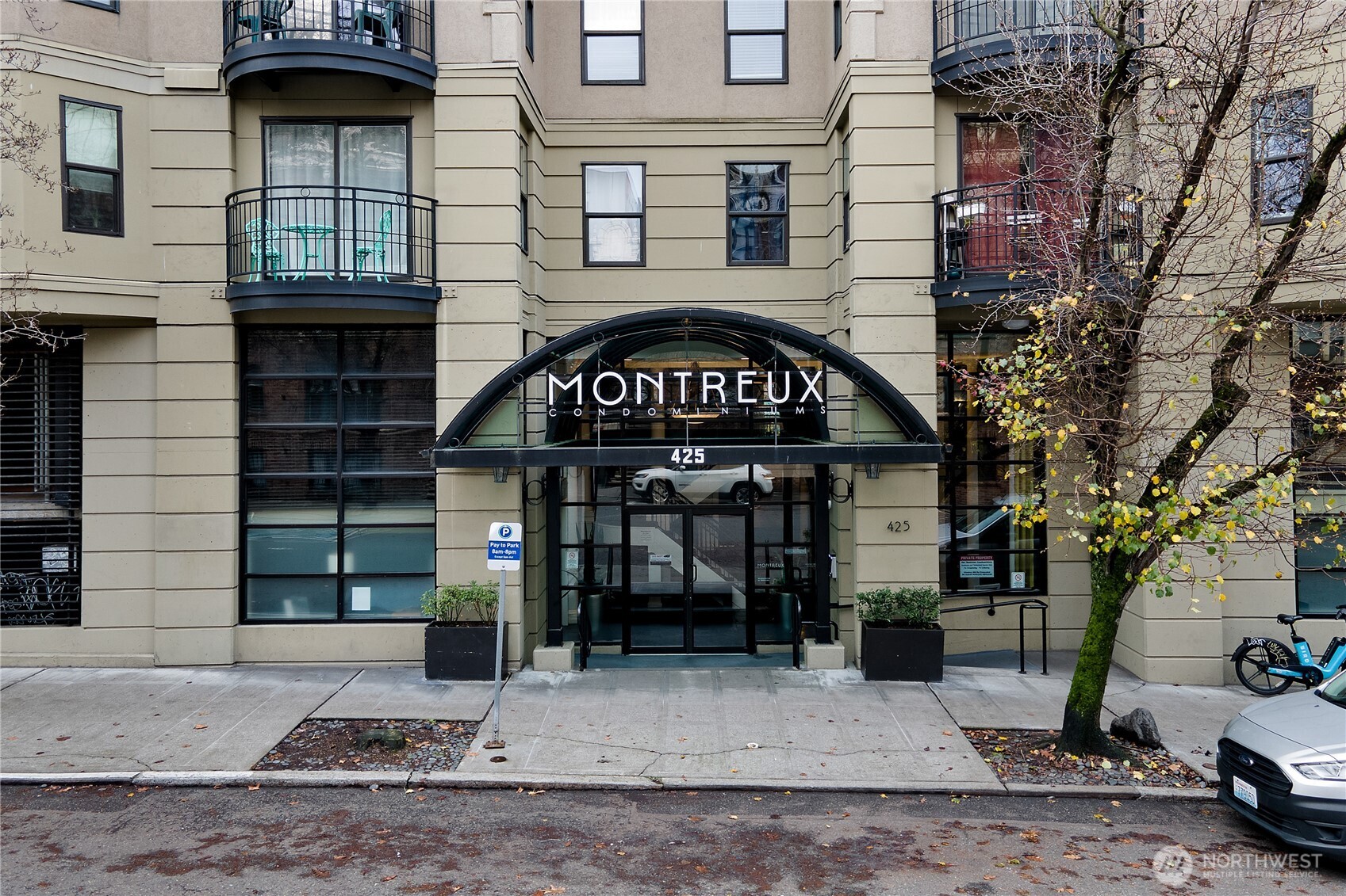 425 Vine Street, Unit 610 Seattle, WA 98121 - Photo 2 of 32