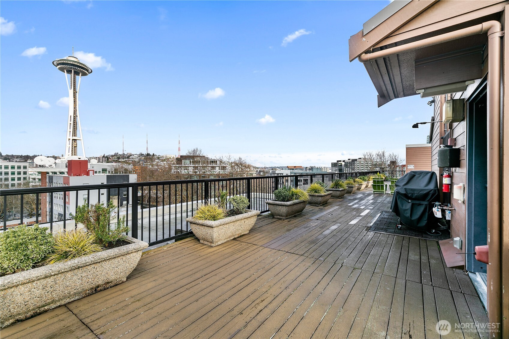 425 Vine Street, Unit 610 Seattle, WA 98121 - Photo 22 of 32