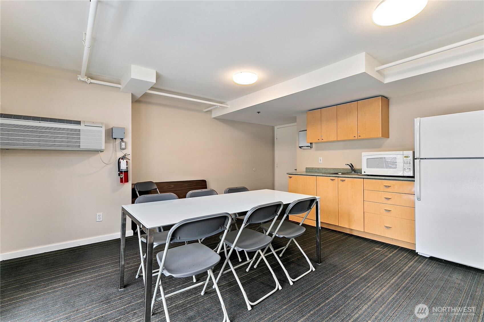 425 Vine Street, Unit 610 Seattle, WA 98121 - Photo 26 of 32