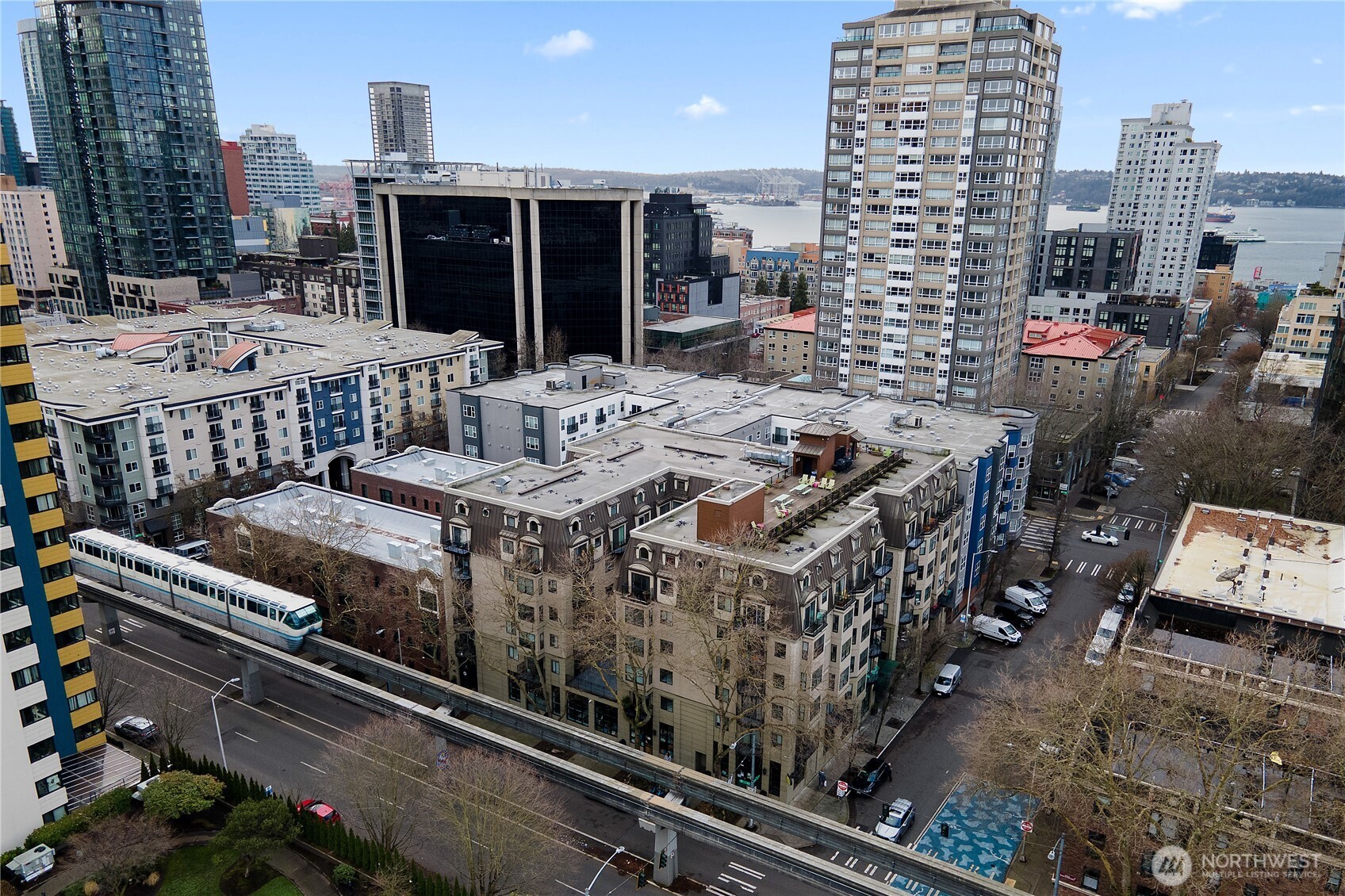 425 Vine Street, Unit 610 Seattle, WA 98121 - Photo 31 of 32