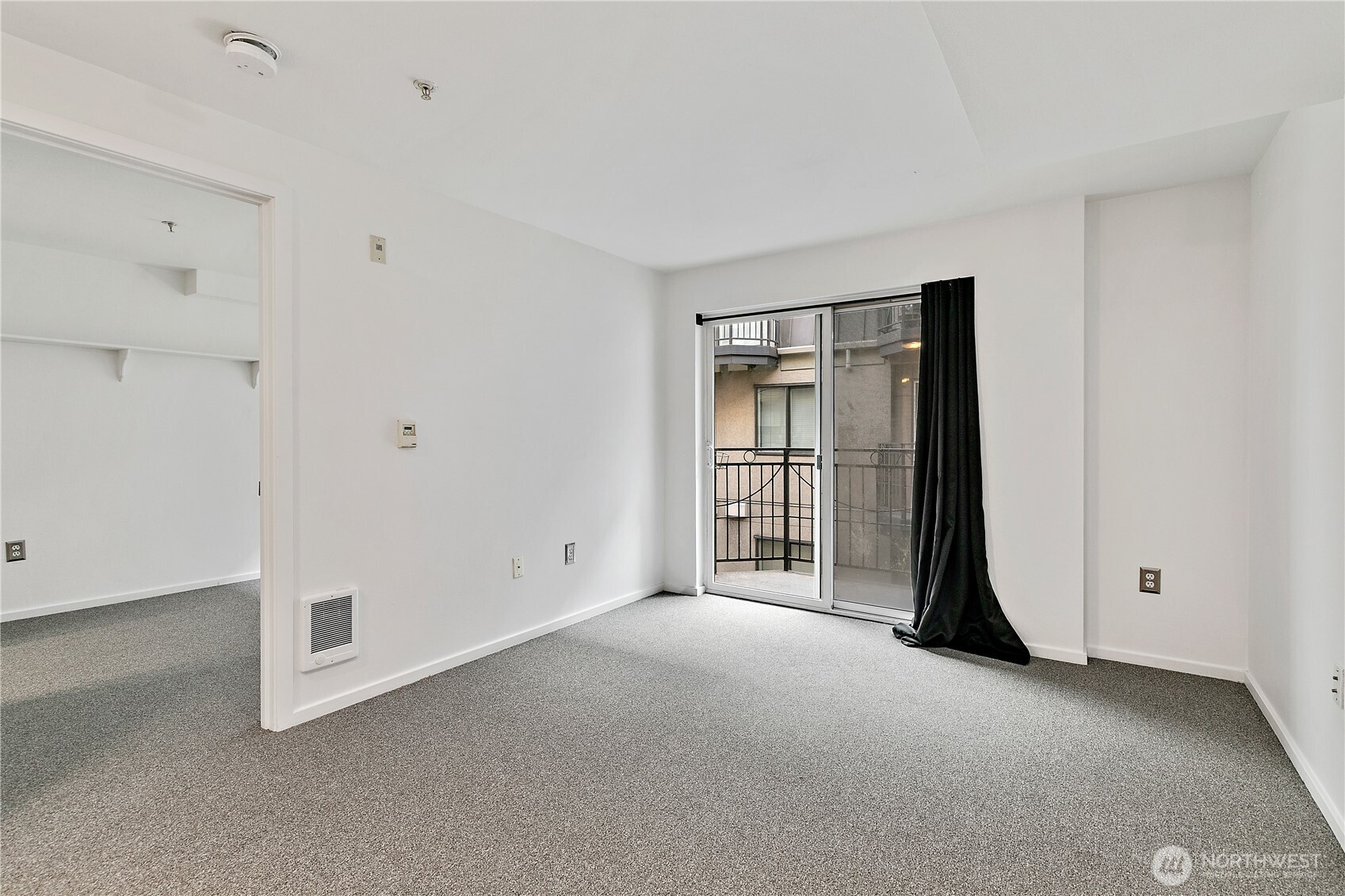 425 Vine Street, Unit 610 Seattle, WA 98121 - Photo 4 of 32