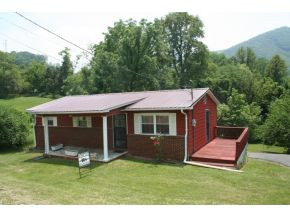 122 Nanny Goat Hill Road Elizabethton, TN 37643 - Photo 1 of 10 FRONT