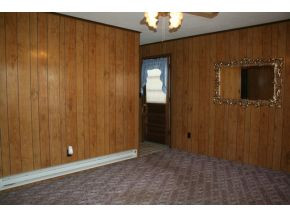 122 Nanny Goat Hill Road Elizabethton, TN 37643 - Photo 2 of 10 LIVING ROOM