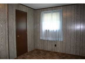 122 Nanny Goat Hill Road Elizabethton, TN 37643 - Photo 5 of 10 BEDROOM 3