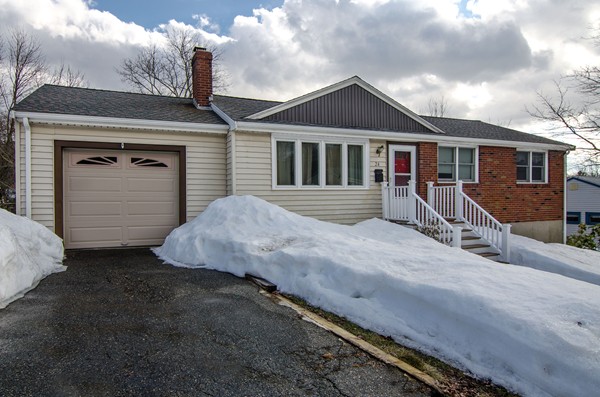 24 Sunflower Road Holbrook, MA 02343 - Photo 2 of 16 Gallery Image 2