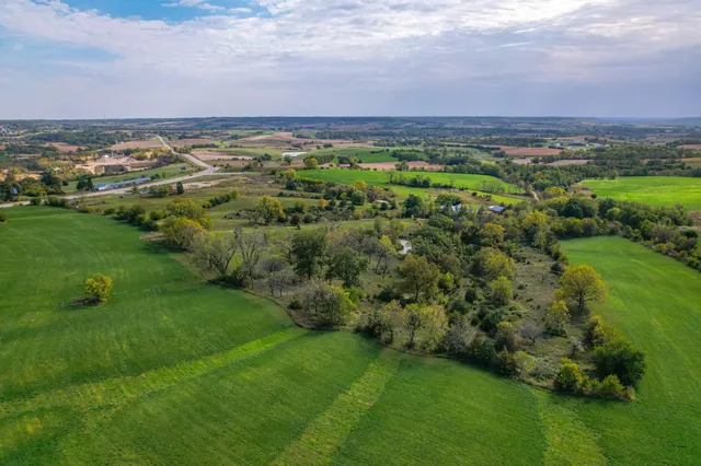 a view of a green field with lots of green space