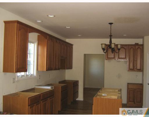 57 Preston Street Edison, NJ 08817 - Photo 2 of 8