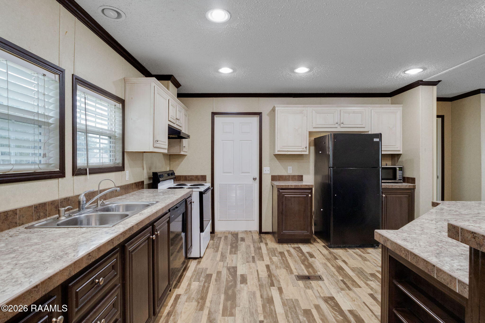 123 Dustin Circle Broussard, LA 70518 - Photo 7 of 17 7-web-or-mls-123 Dustin Circle-4