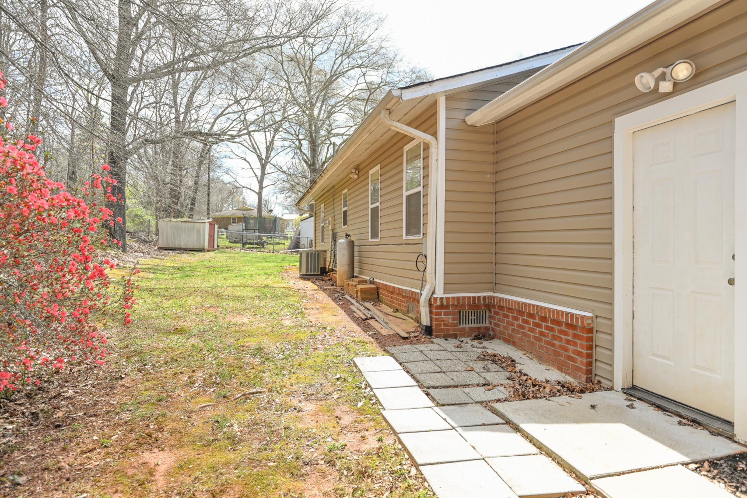 12 State Rd S-42-40-95 Inman, SC 29349 - Photo 27 of 32