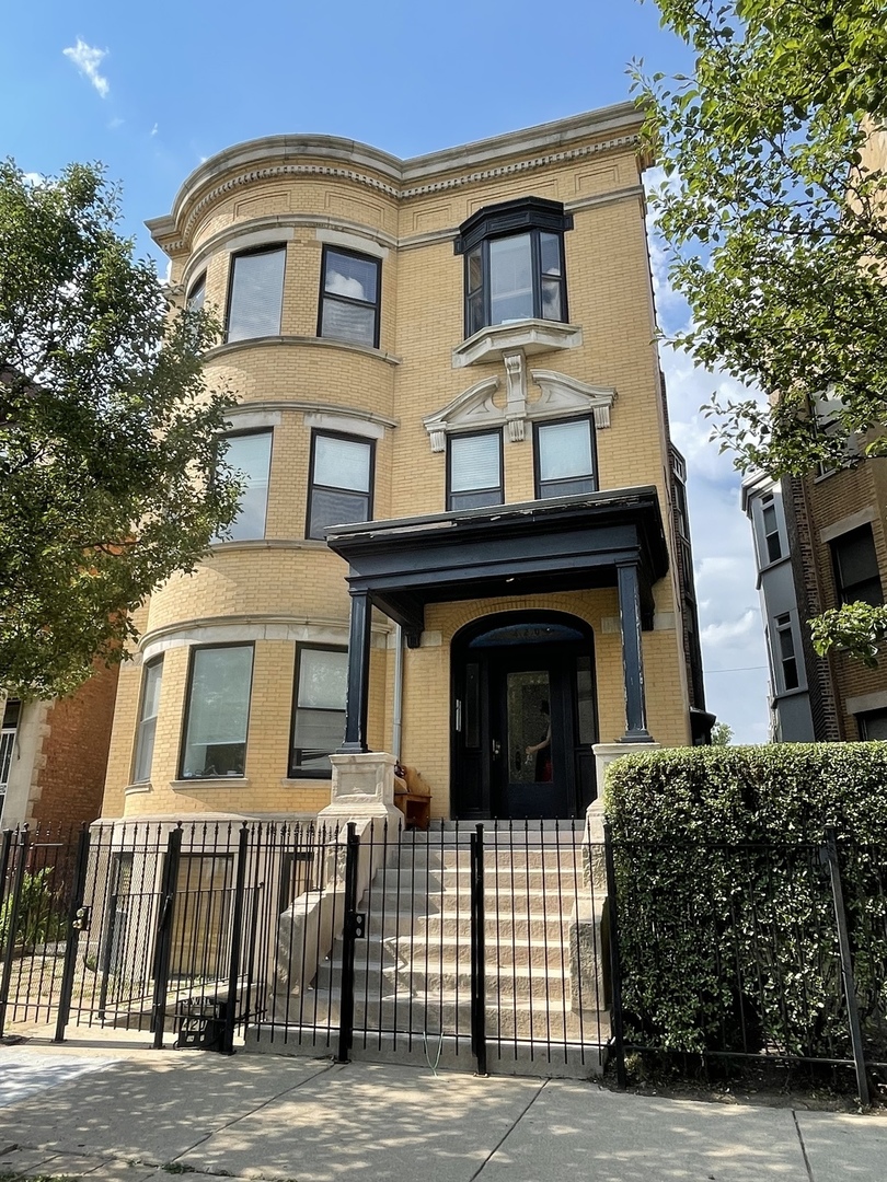 420 East 46th Street, Unit 3 Chicago, IL 60653 - Photo 1 of 17