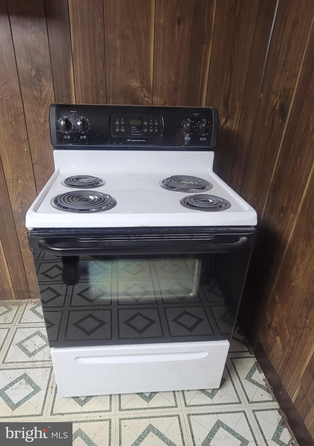 511 Mount Olive Blvd. Shenandoah, PA 17976 - Photo 11 of 34 a view of a stove top oven sitting inside of a kitchen