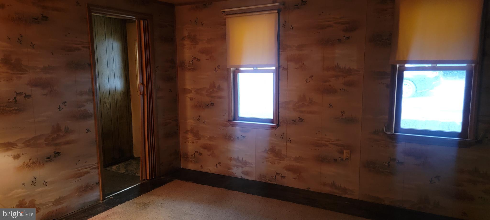 511 Mount Olive Blvd. Shenandoah, PA 17976 - Photo 15 of 34 a view of hallway with window