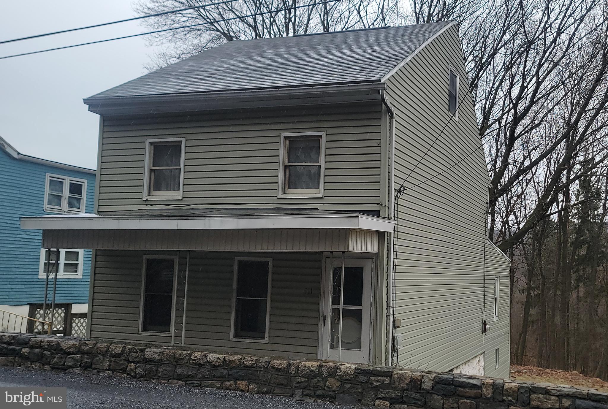 511 Mount Olive Blvd. Shenandoah, PA 17976 - Photo 3 of 34 a front view of a house