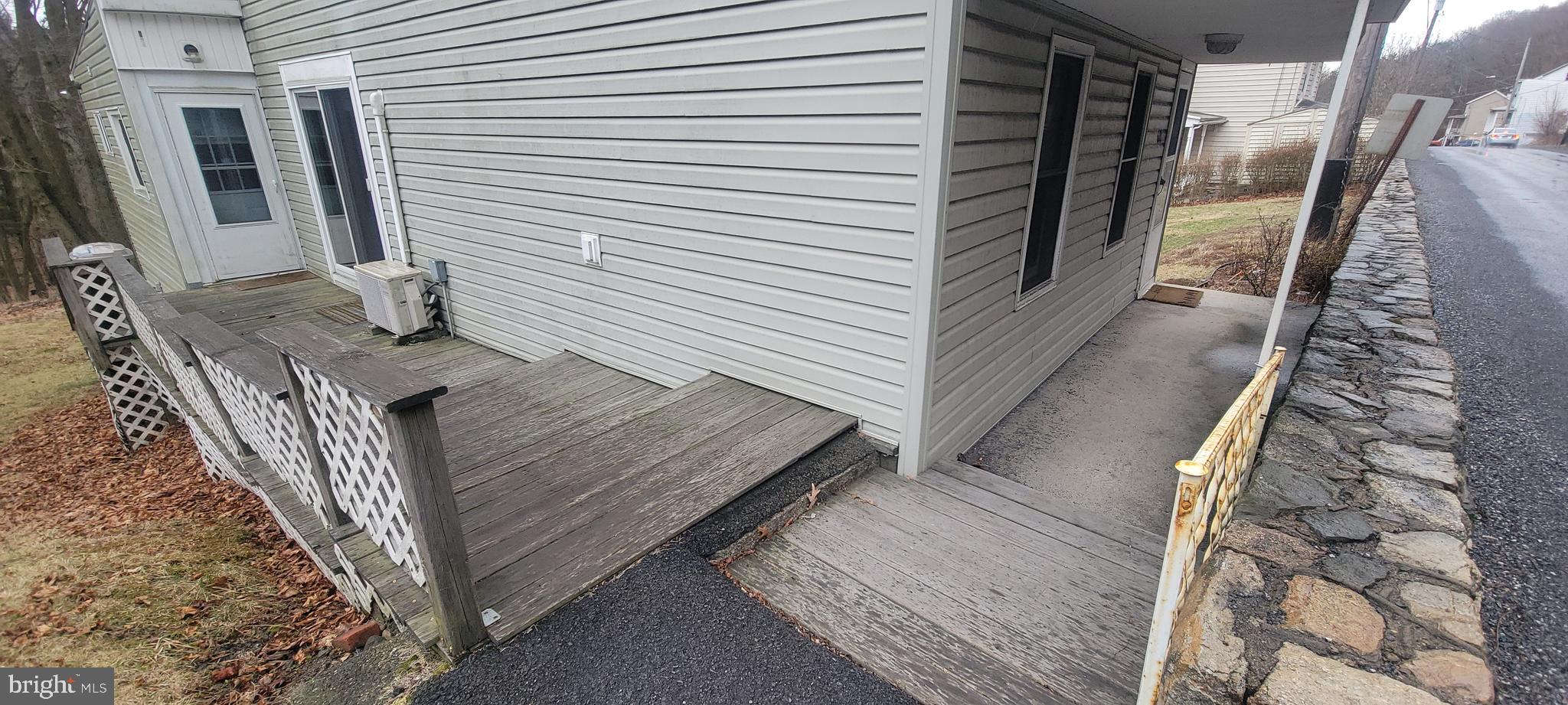 511 Mount Olive Blvd. Shenandoah, PA 17976 - Photo 6 of 34 a view of a balcony with wooden floor