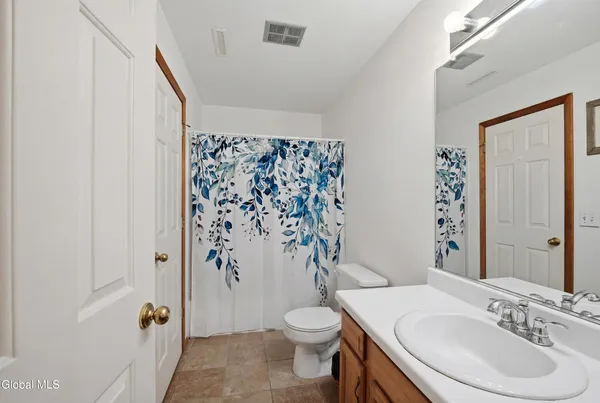 $219,900 | 824 Ridge Circle, Troy, NY 12182