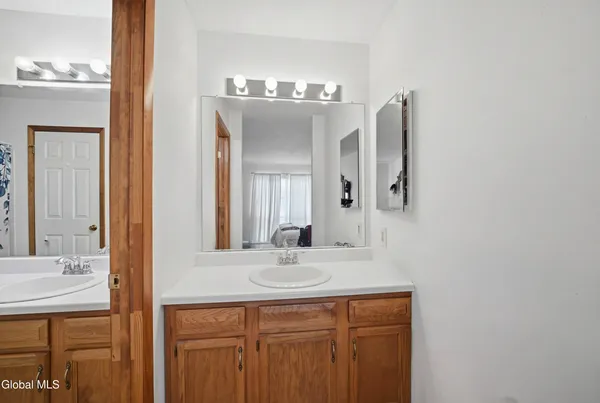 $219,900 | 824 Ridge Circle, Troy, NY 12182