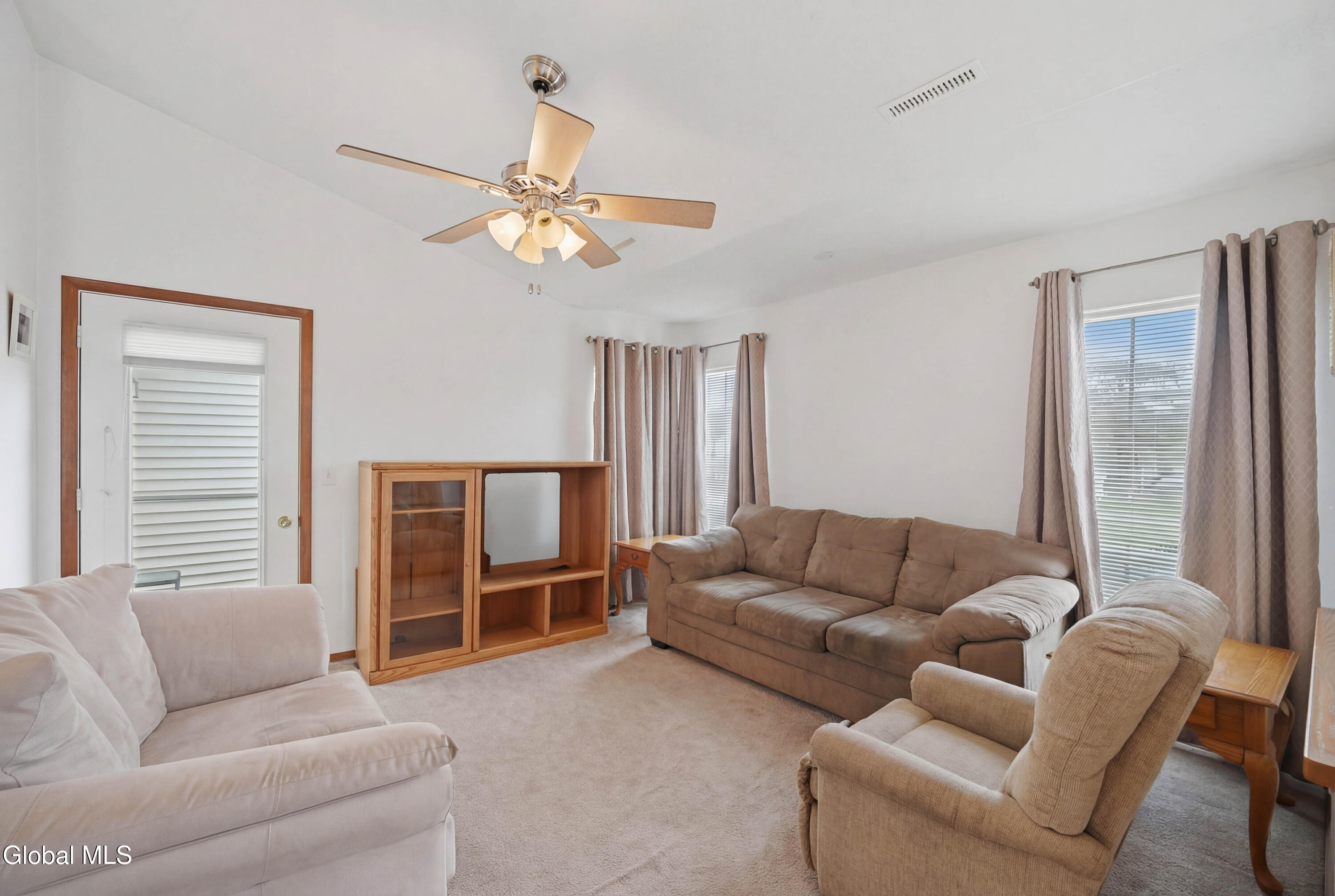 824 Ridge Circle Troy, NY 12182 - Photo 4 of 25 4