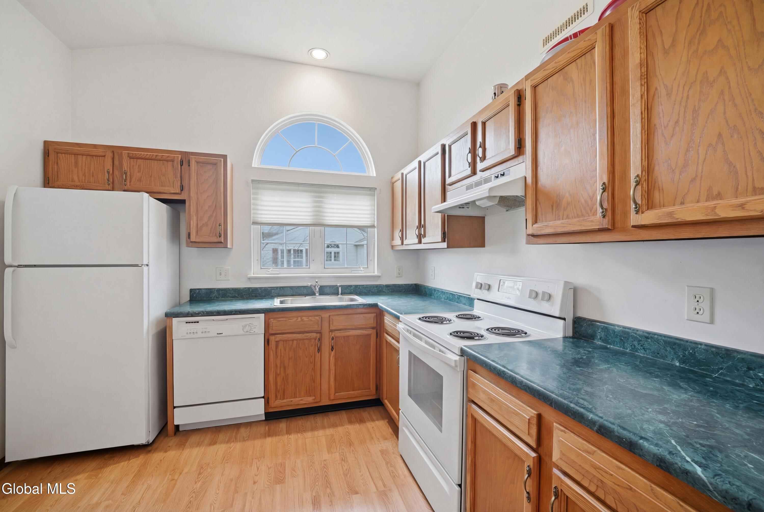 824 Ridge Circle Troy, NY 12182 - Photo 10 of 25 10