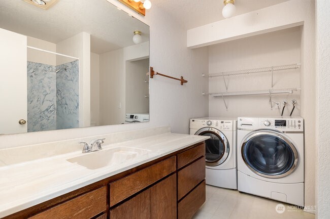 2516 Rockefeller Avenue, Unit A B Everett, WA 98201 - Photo 35 of 37