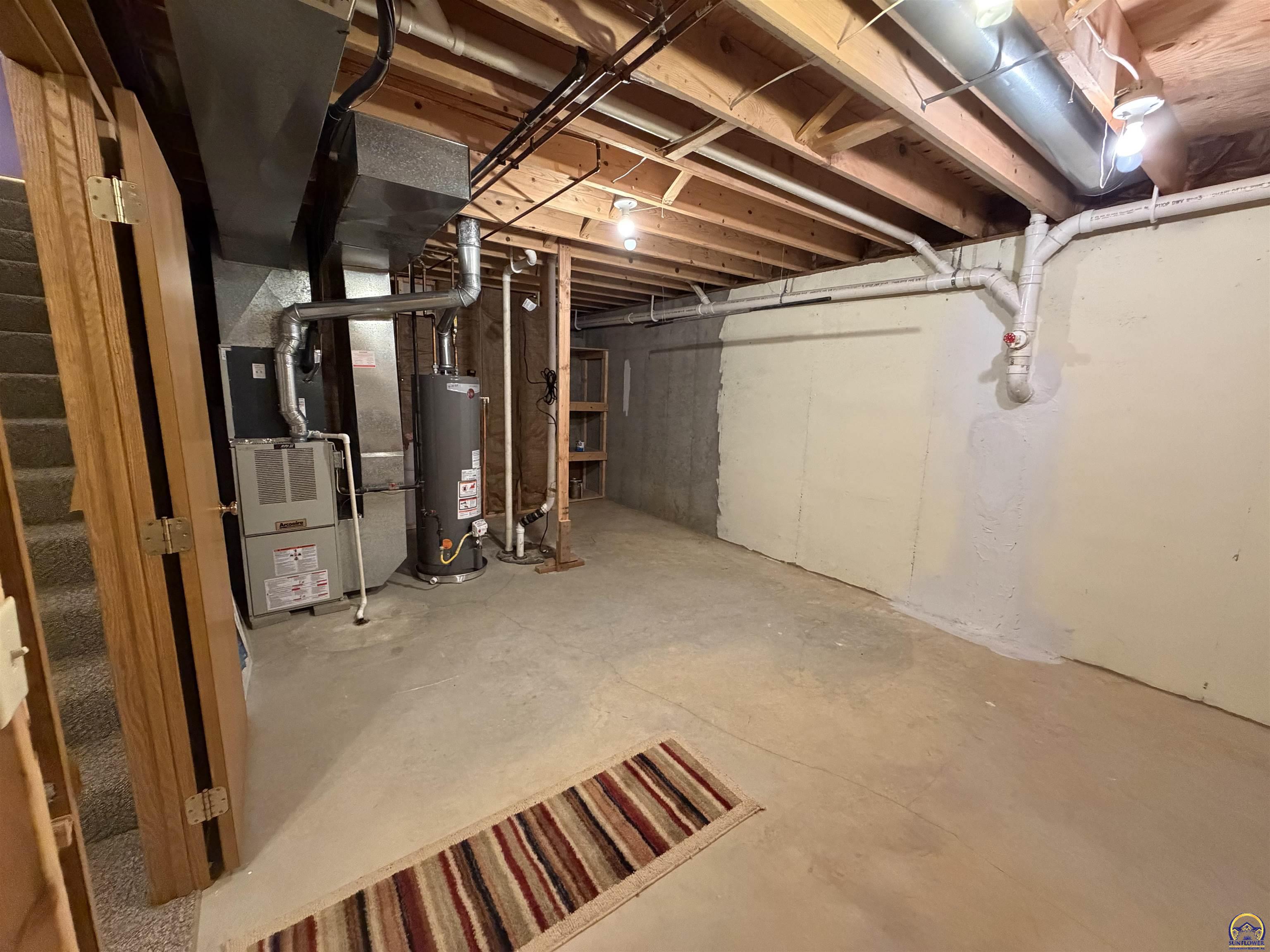 6130 Northeast Shaffer Road Topeka, KS 66617 - Photo 19 of 40