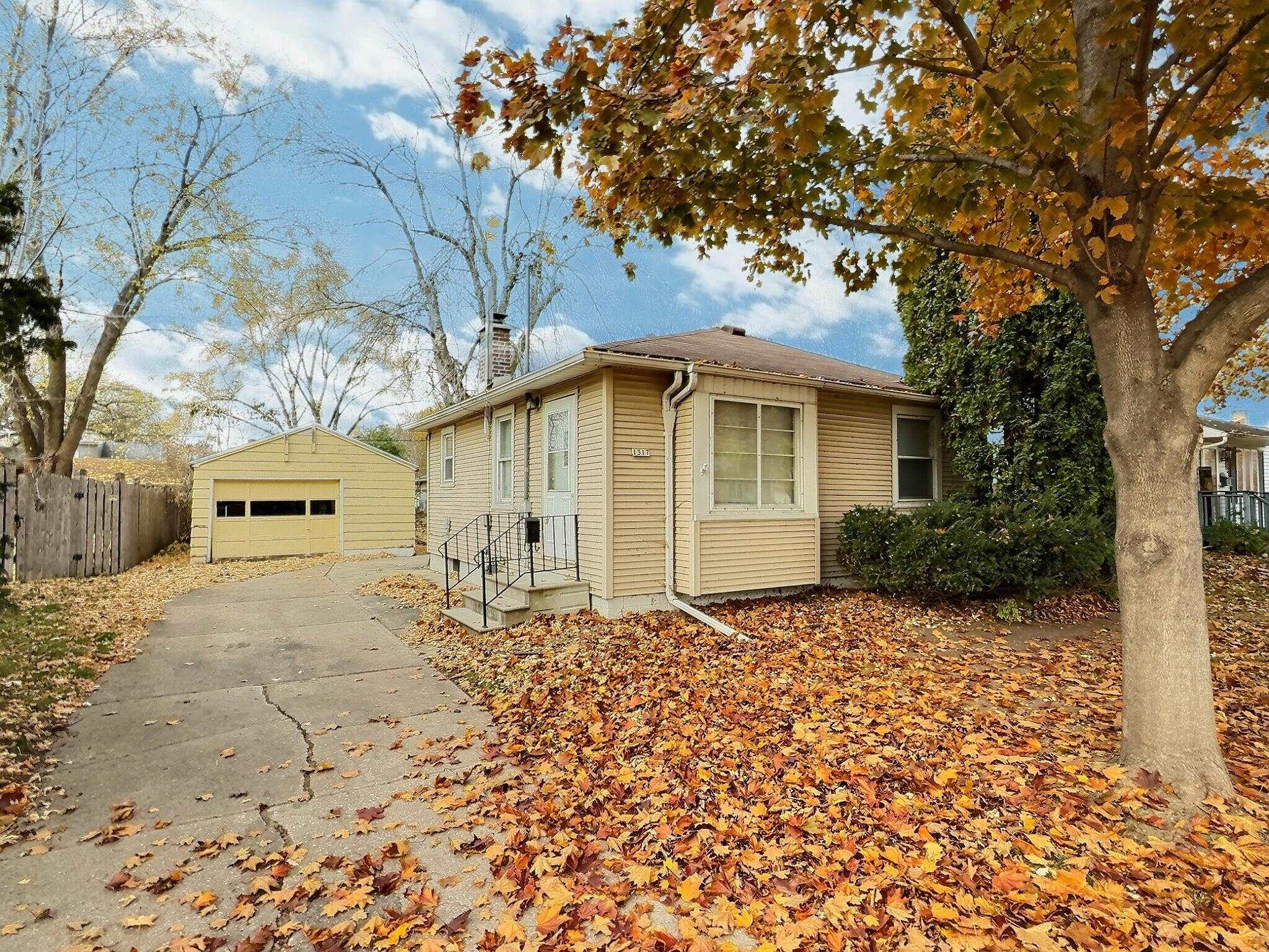 1317 Hazel Street Oshkosh, WI 54901 - Photo 1 of 13