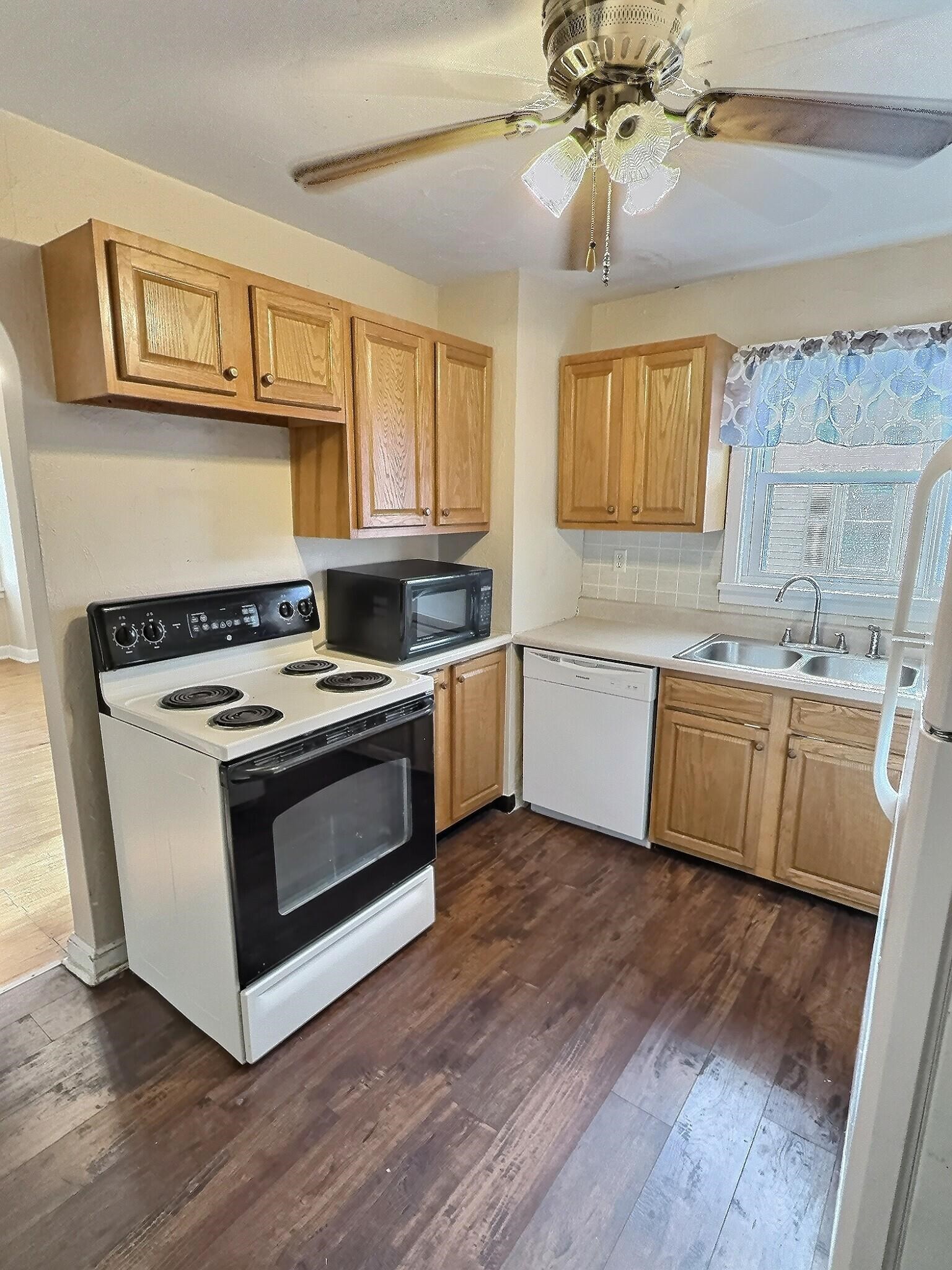 1317 Hazel Street Oshkosh, WI 54901 - Photo 11 of 13