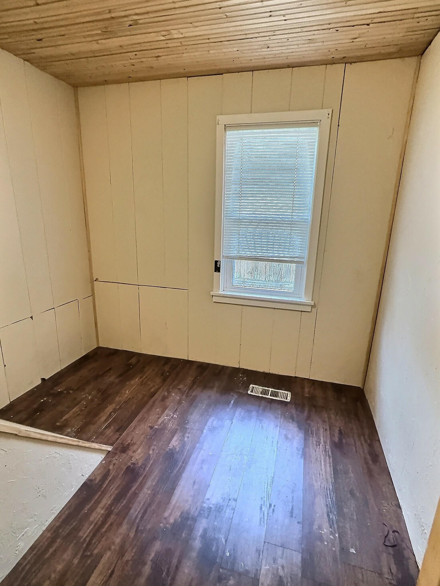 1317 Hazel Street Oshkosh, WI 54901 - Photo 7 of 13