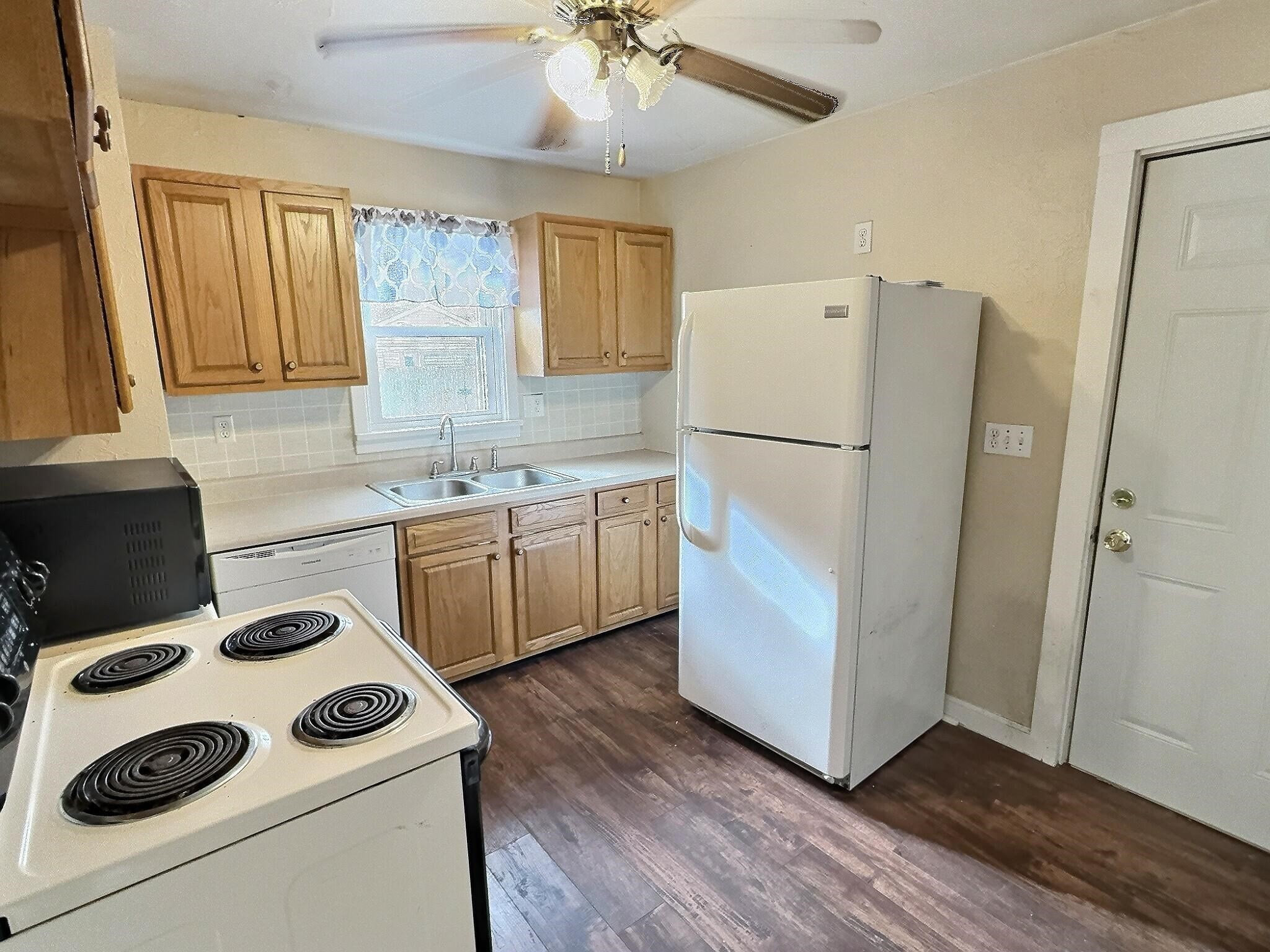 1317 Hazel Street Oshkosh, WI 54901 - Photo 10 of 13