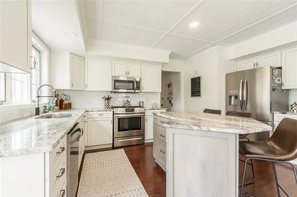 $595,000 | 26 Pewter Rock, Penfield, NY 14580