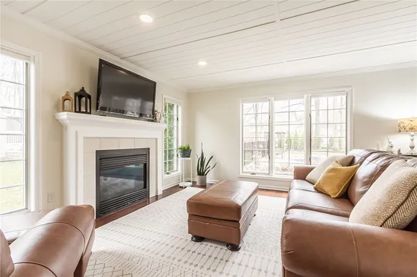 $595,000 | 26 Pewter Rock, Penfield, NY 14580
