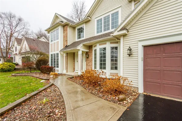 $595,000 | 26 Pewter Rock, Penfield, NY 14580