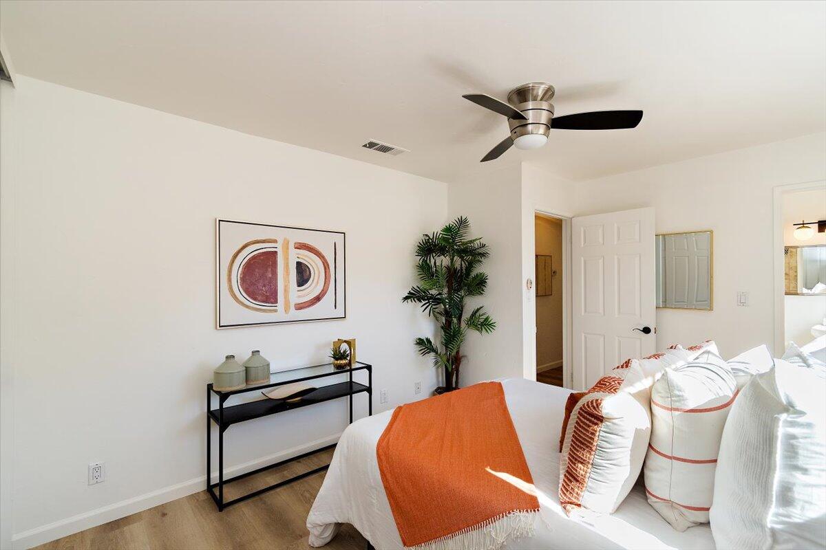 70140 Sun Valley Drive Rancho Mirage, CA 92270 - Photo 22 of 36 a living room with furniture
