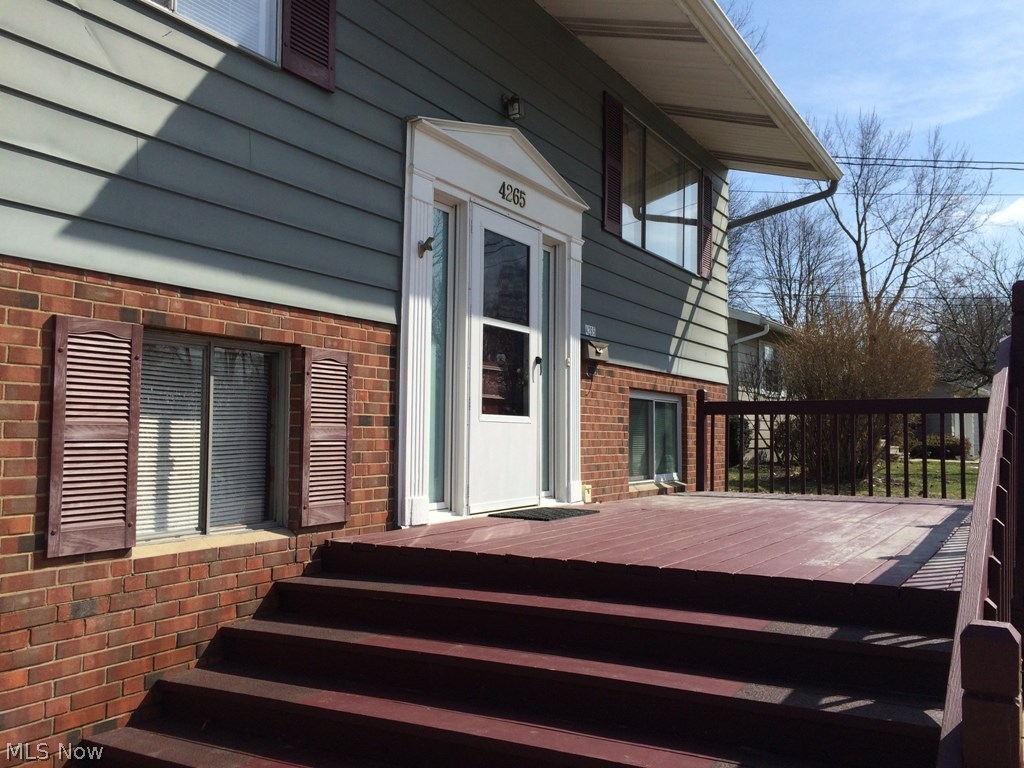 4265 Maplepark Road Stow, OH 44224 - Photo 2 of 14 You enter the home with a large deck