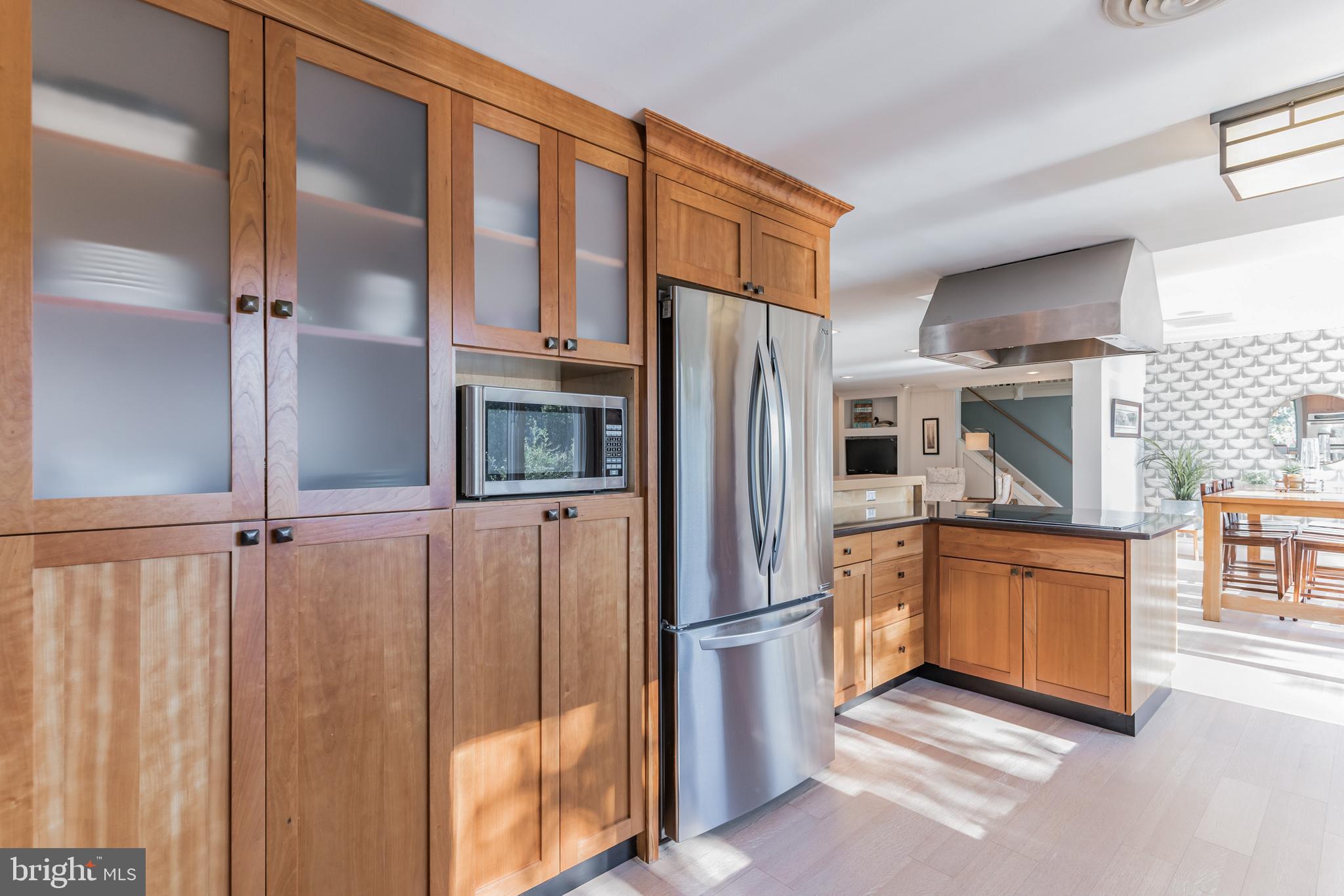 8155 Sycamore Road Lusby, MD 20657 - Photo 18 of 43 Custom cabinetry.