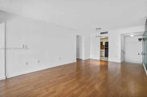 $225,000 | 8775 Park Boulevard, Unit 406, Miami, FL 33172