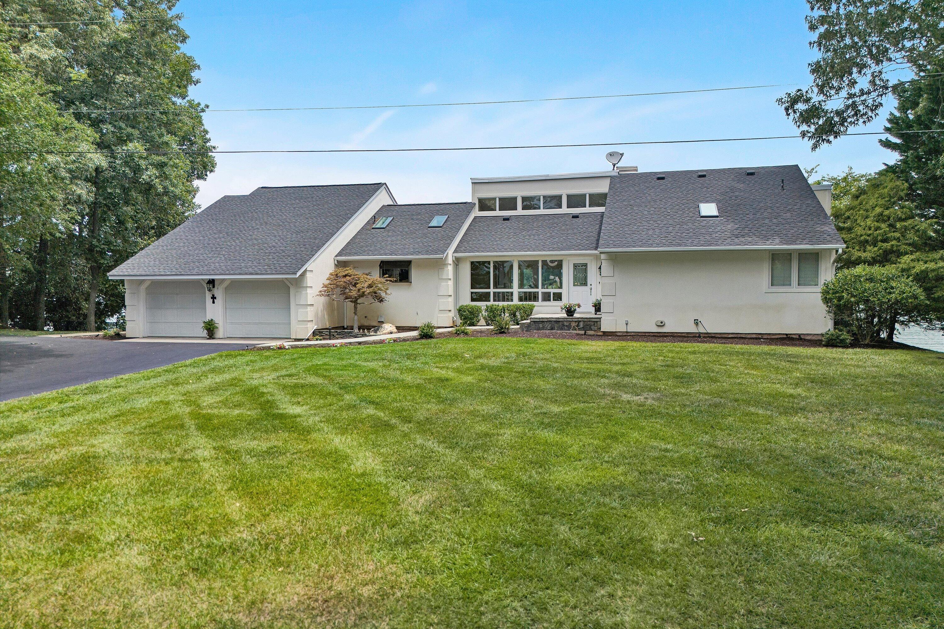 2455 Merriman Way Road Moneta, VA 24121 - Photo 10 of 83 02-DJI_20260708131757_0163
