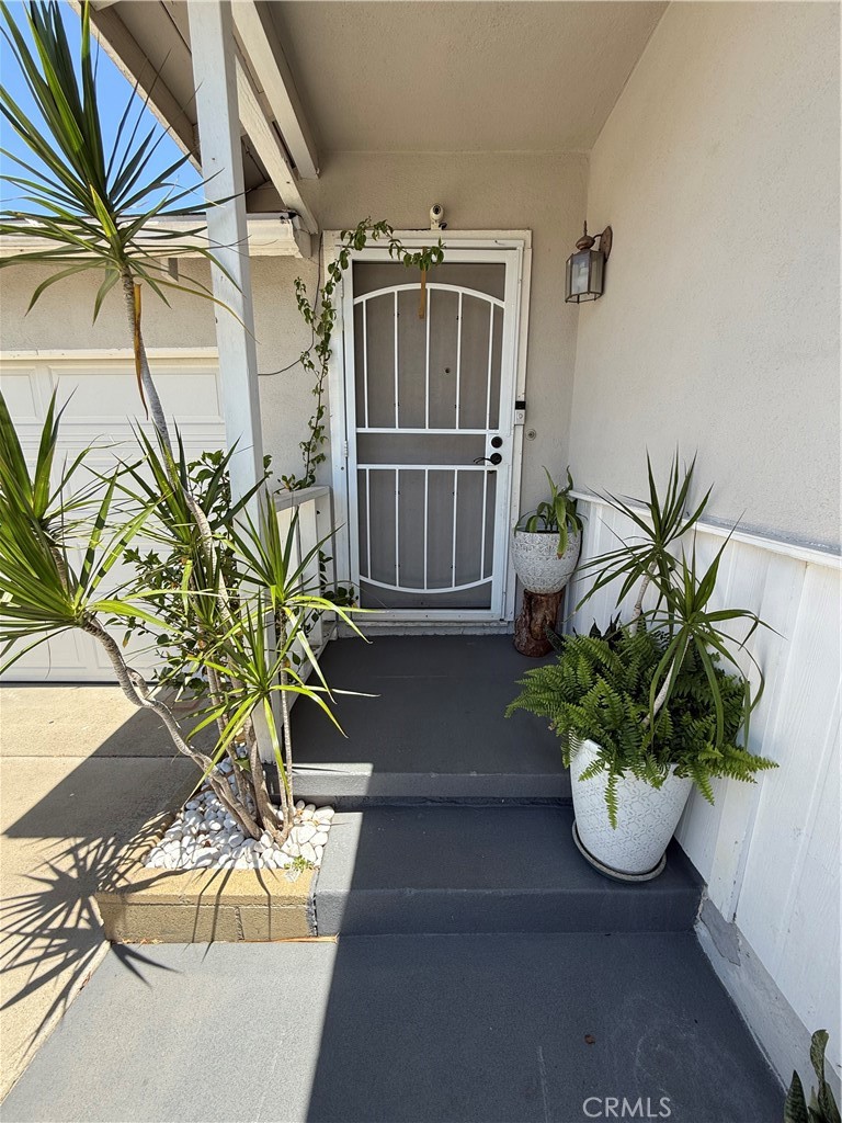 4547 Jones Avenue Riverside, CA 92505 - Photo 4 of 43