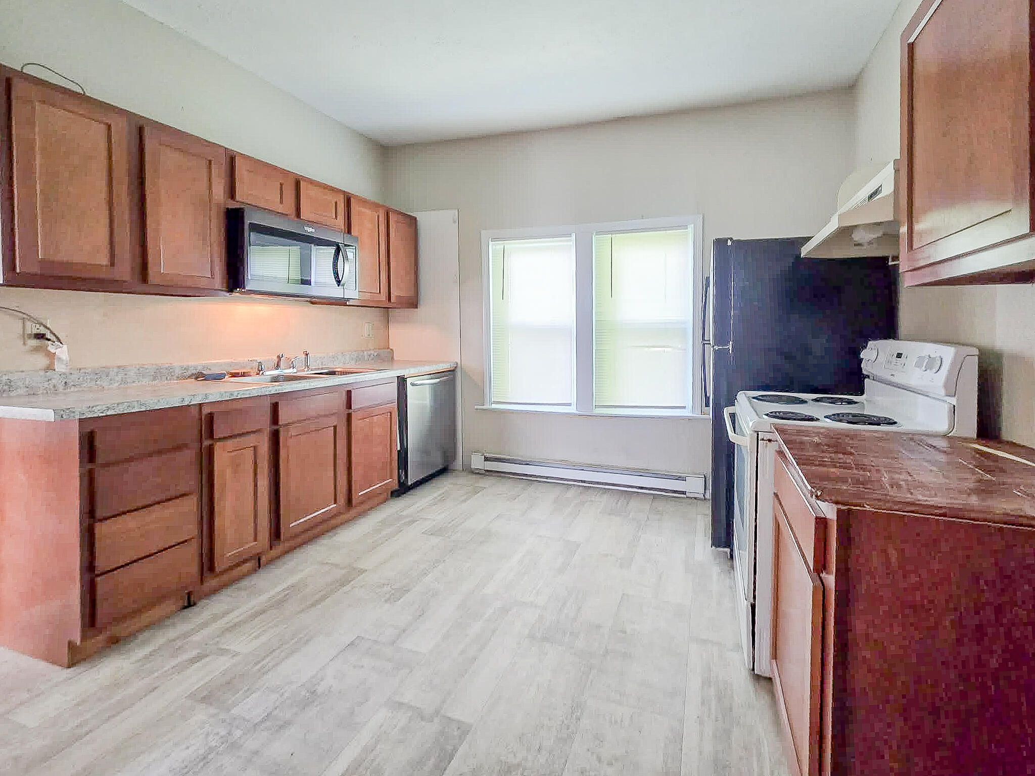 704 Main Street Cabool, MO 65689 - Photo 5 of 13 d490a60f-f80f-40e0-adf3-e8bb66d34aad