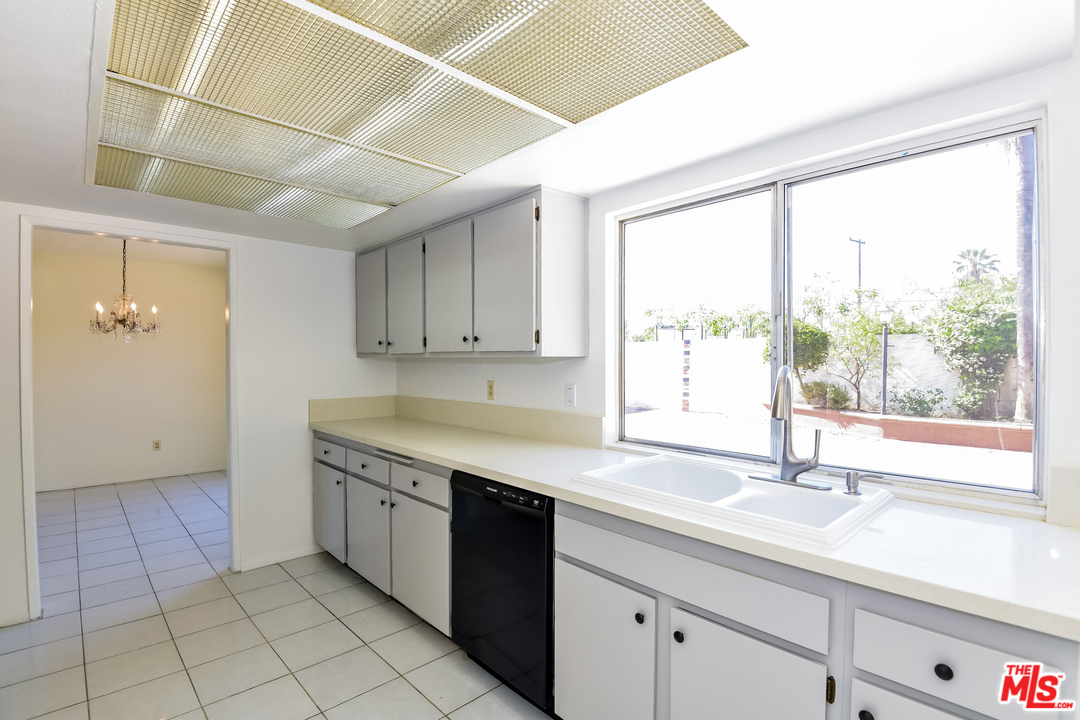 320 West Renwick Road Azusa, CA 91702 - Photo 2 of 25 Gallery Image 2