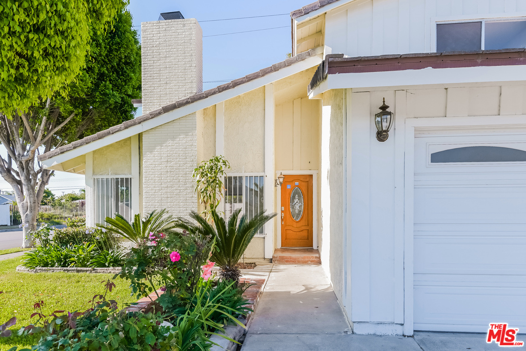 320 West Renwick Road Azusa, CA 91702 - Photo 8 of 25 Gallery Image 8