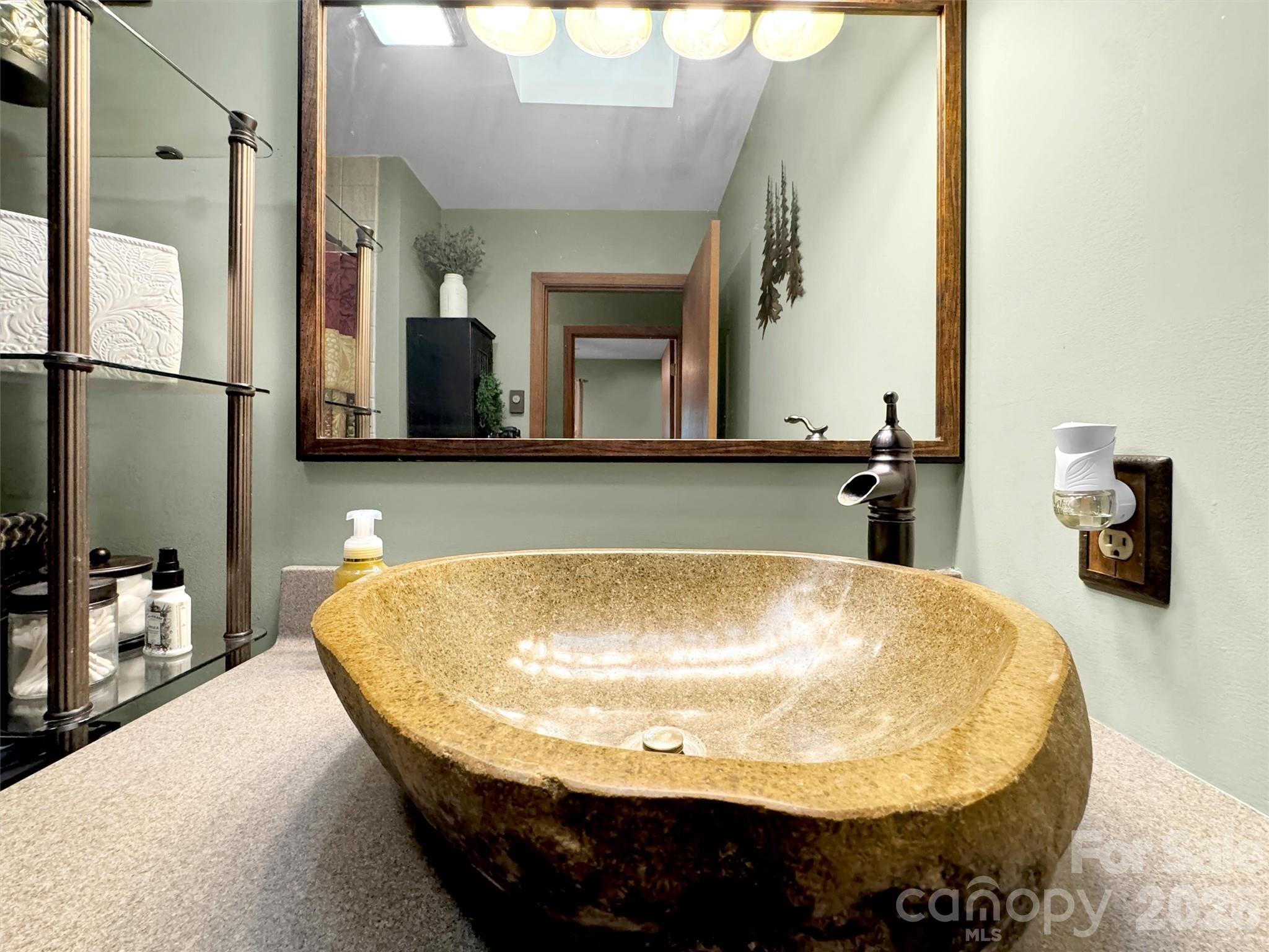 346 Wendy Way Clyde, NC 28721 - Photo 15 of 48