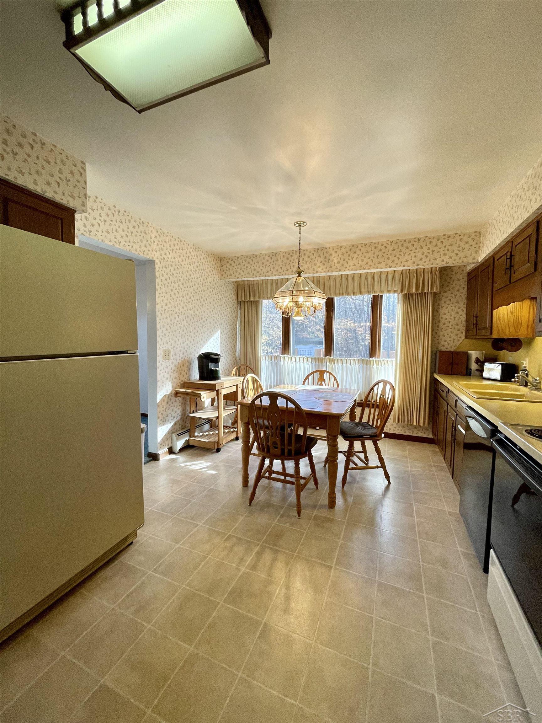 12101 Lakefield Road St. Charles, MI 48655 - Photo 16 of 73 50094519-15.JPG