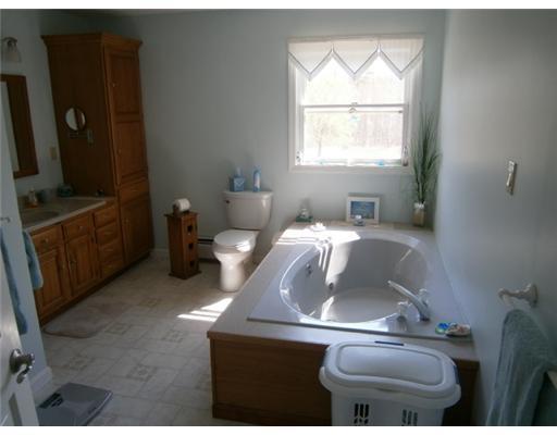 41 Mill Road Buxton, ME 04093 - Photo 10 of 15 Master Bath/Spa.