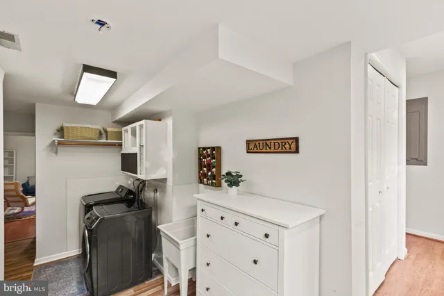 a view of a workspace with furniture